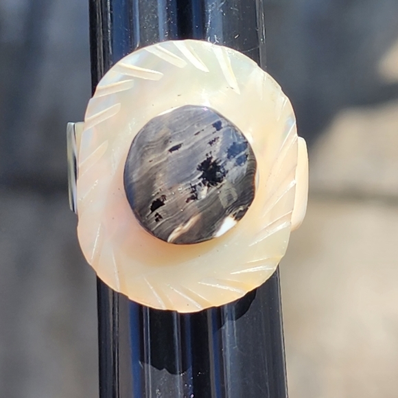 Lot of organic jewelry bone wood mother of pearl shell rings and bracelet - Picture 11 of 16